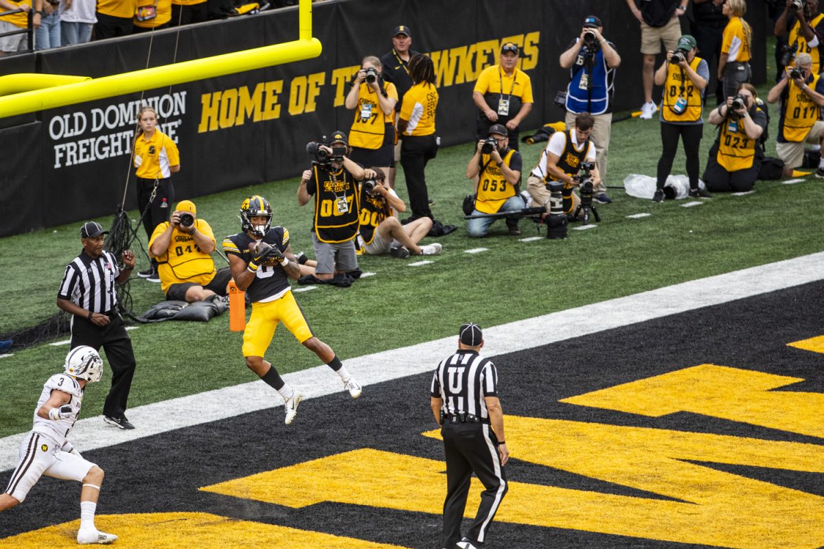 Iowa+wide+receiver+Diante+Vines+catches+a+pass+for+a+touchdown+during+the+first+half+of+a+football+game+between+Iowa+and+Western+Michigan+at+Kinnick+Stadium+in+Iowa+City+on+Saturday%2C+Sept.+16%2C+2023.+%28Grace+Smith%2FThe+Daily+Iowan%29
