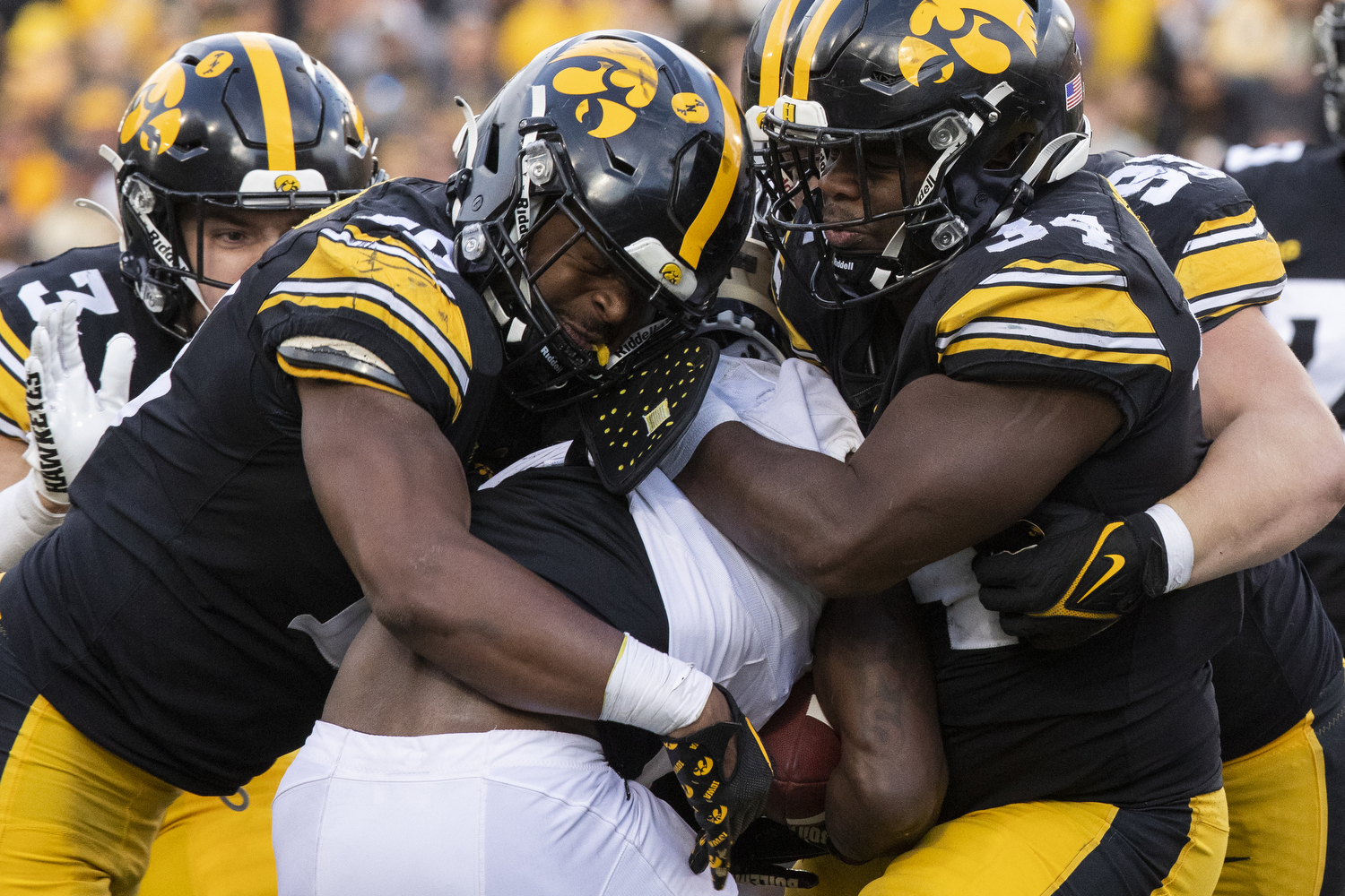 Kaleb Johnson returns from injury to rush for 134 yards in Hawkeyes' 20-14  win over Purdue, College