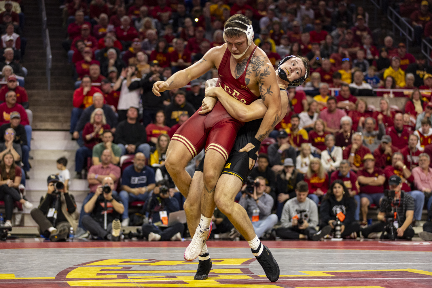 Cy-Hawk Matchup Lives Up To Hype As Iowa Wrestling Defeats Iowa State ...