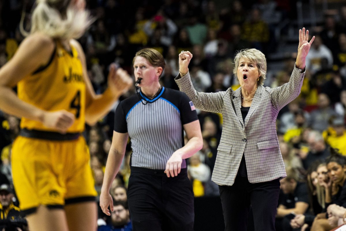 Iowa+head+coach+Lisa+Bluder+yells+a+play+during+game+two+of+the+Hy-Vee+Hawkeye+Showcase+between+No.+4+Iowa+women%E2%80%99s+basketball+and+Cleveland+State+at+Wells+Fargo+Arena+in+Des+Moines%2C+Iowa%2C+on+Saturday%2C+Dec.+16%2C+2023.+The+Hawkeyes+defeated+the+Vikings%2C+104-75.