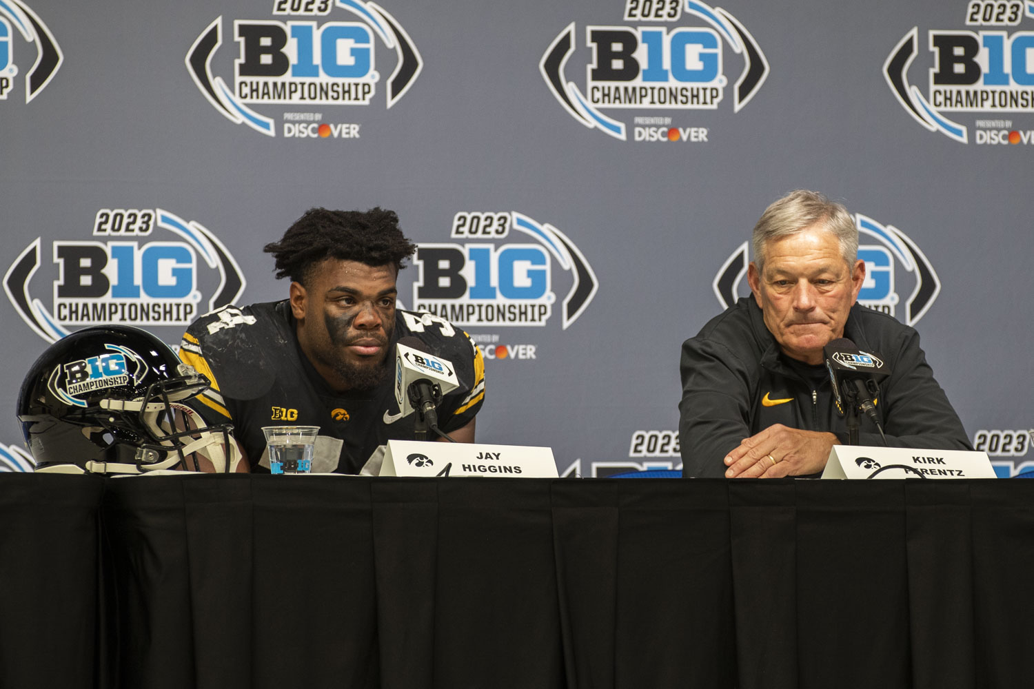 Iowa Football Week 14 Column | Hawkeye Offense Once Again Inept Against ...