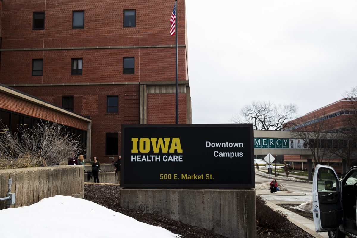 The+new+Iowa+Health+Care+sign+is+seen+during+a+Mercy+signage+changing+at+the+University+of+Iowa+Health+Care+Downtown+Campus+building+in+Iowa+City+on+Wednesday%2C+Jan.+31.+%28Cody+Blissett%2FThe+Daily+Iowan%29