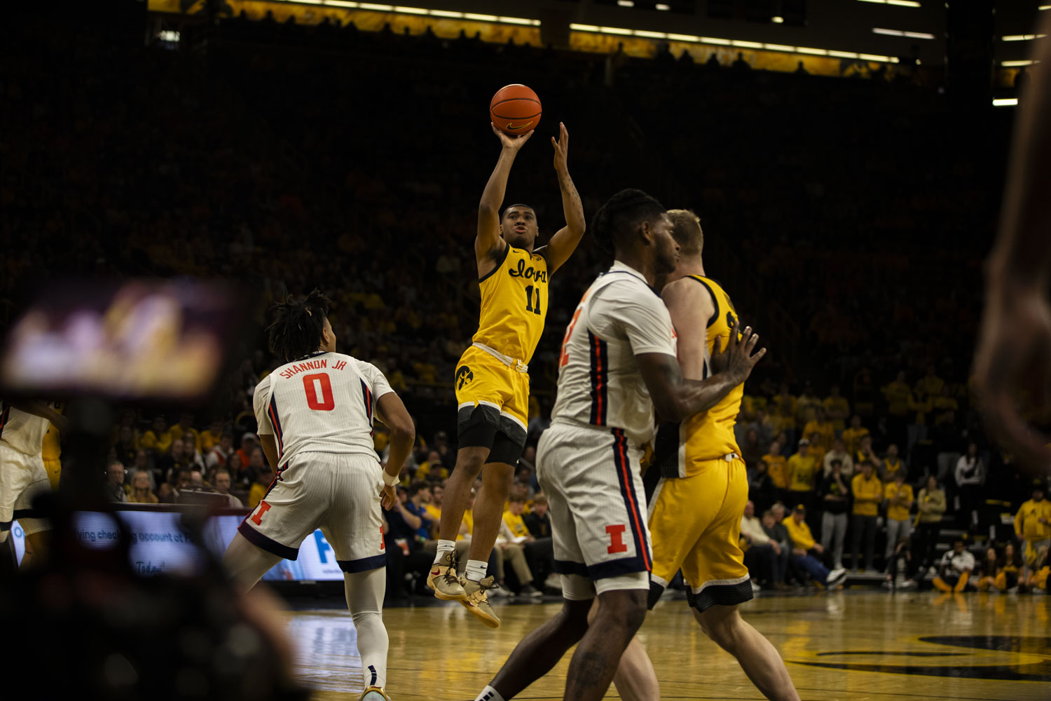 Illinois deals basketball game