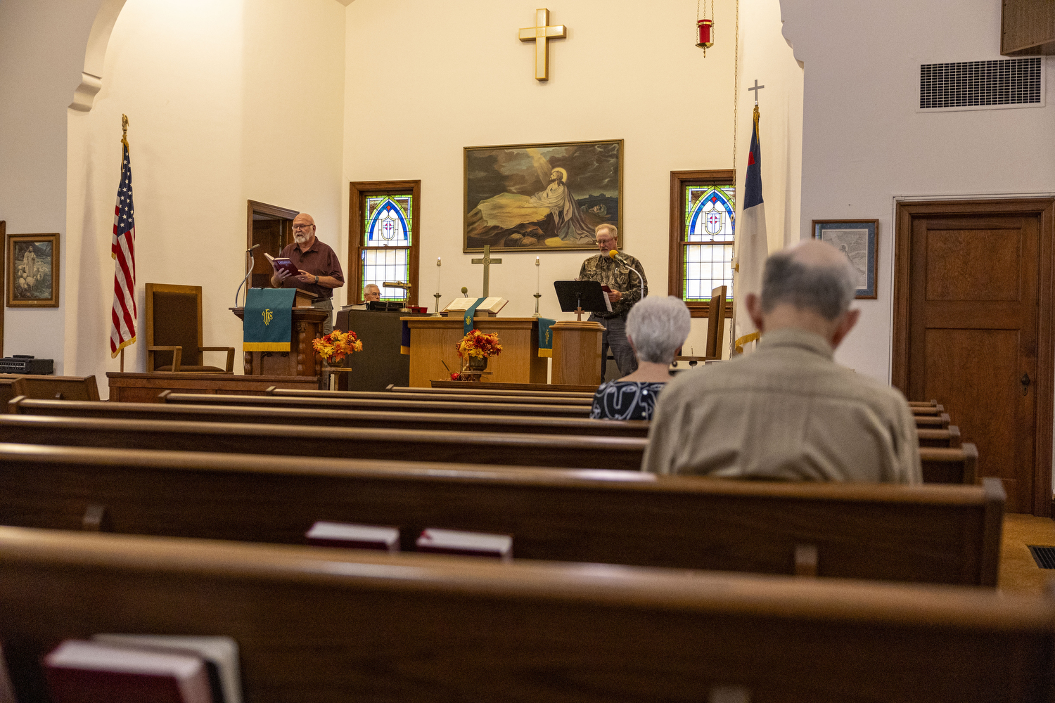 Pastor Dave Peterson (left) and Worship Leader Kurt Bechert (right) sing in worship at Batavia United Methodist Church during a service in Batavia, Iowa on Sept. 20, 2025. The 8:00 a.m. service, led by Peterson from Sigourney, Iowa, joins in fellowship before heading to Eldon, Iowa, to preach at 9:30 a.m.
