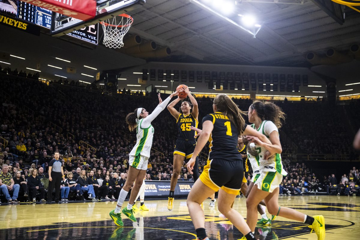 Iowa forward Hannah Stuelke shoots during an Iowa women’s basketball game against Oregon on Thursday, Jan. 15, 2026, at Carver-Hawkeye Arena in Iowa City, Iowa. Stuelke earned a career high eight assists. The Hawkeyes defeated the Ducks, 74-66. (Gabby Drees/The Daily Iowan)